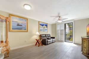 630 S Sapodilla 303 Avenue 303, West Palm Beach, FL 33401 - MLS#R11067994