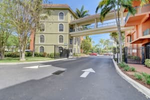 1640 Presidential Way 105, West Palm Beach