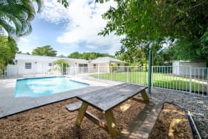 241 Seville Road, West Palm Beach, FL 33405 Sold 04/25/25