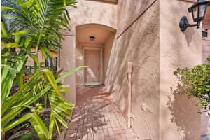 1147 Via Jardin, Riviera Beach, FL 33418 Sold 07/24/25