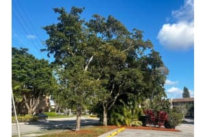 10332 Sunrise Lakes Boulevard 111, Sunrise