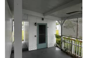 8 SE Casa Rio Road, Port Saint Lucie, FL 34952 - MLS#R11068295