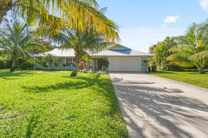 8284 SE Woodmere St, Hobe Sound, FL 33455, Sold 02/28/25