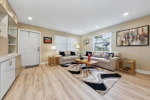 522 SW 16th Street, Boynton Beach, FL 33426 Sold 04/02/25