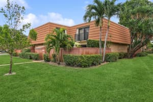 2863 Waterford Drive N, Deerfield Beach, FL 33442 Sold 05/21/25