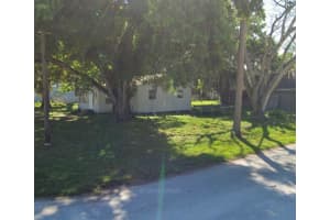 302 NE 7th Street, Okeechobee, FL 34972 - MLS#R11068560