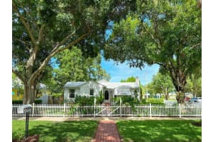 2206 18th Avenue, Vero Beach, FL 32960 Sold 04/25/25