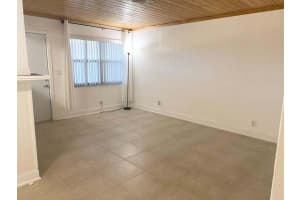 200 Croton 202 Avenue 202, Lantana, FL 33462 Sold 07/01/25