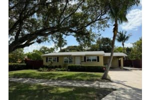 836 Evergreen Drive, West Palm Beach, FL 33403 Sold 10/17/25
