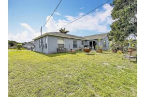 441 SE Starflower Avenue, Port Saint Lucie, FL 34953 - MLS#R11069004