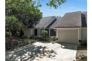 704 Kintyre Terrace, Palm Beach Gardens, FL 33418 Sold 04/18/25