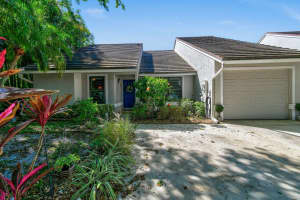 704 Kintyre Terrace, Palm Beach Gardens, FL 33418 Sold 04/18/25