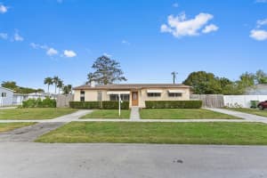 144 Cayman Drive, Palm Springs, FL 33461 Sold 04/18/25