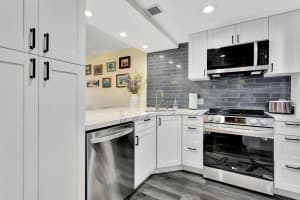 3231 Holiday Springs Boulevard 102, Margate, FL 33063 Sold 05/29/25