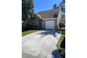 32 Peachtree Place NW, Boynton Beach, FL 33436 Sold 07/14/25