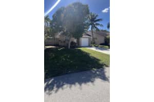 32 Peachtree Place NW, Boynton Beach, FL 33436 Sold 07/14/25