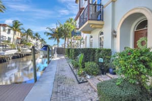 813 Estancia Way, Boynton Beach, FL 33435 - MLS#R11069289