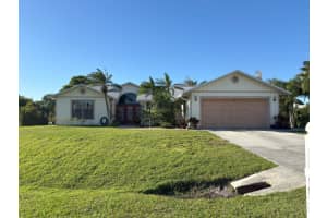 1826 Sw Stratford Way, Palm City