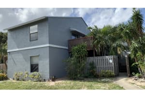 14 Crossings H Circle H, Boynton Beach, FL 33435 Sold 05/08/25