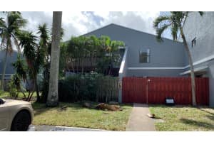 14 Crossings H Circle H, Boynton Beach, FL 33435 Sold 05/08/25