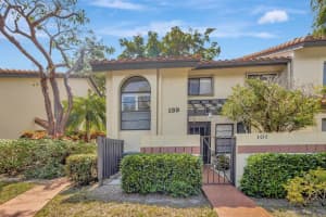 5904 S End Lake Drive 201, Boynton Beach