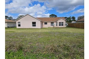 570 Ontario Street NW, Palm Bay, FL 32907 - MLS#R11069678