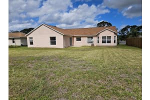 570 Ontario Street NW, Palm Bay, FL 32907 - MLS#R11069678