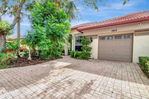 1012 Via Jardin, Riviera Beach, FL 33418 Sold 05/02/25