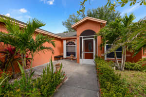 557 SW Baoy Avenue, Port Saint Lucie, FL 34953 - MLS#R11069732
