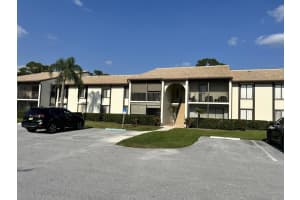 1575 Sw Silver Pine Way 1081, Palm City