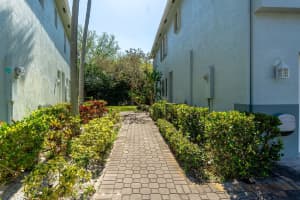 3197 Laurel Ridge Circle, Riviera Beach, FL 33404 Sold 06/17/25