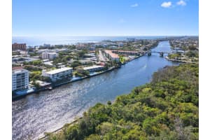 333 NE 19th Avenue 202, Deerfield Beach, FL 33441 Sold 01/10/26