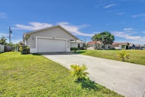 662 SW Mccracken Avenue, Port Saint Lucie, FL 34953 Sold 05/09/25