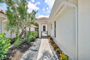 2184 Regents Boulevard, West Palm Beach, FL 33409 - MLS#R11070146