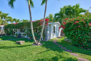 612 W Drew Street, Lantana
