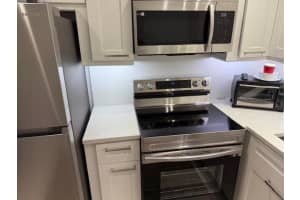 150 Newport J, Deerfield Beach, FL 33442 Sold 09/11/25