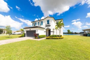 8204 NW Greenbank Circle, Port Saint Lucie, FL 34987 - MLS#R11070489