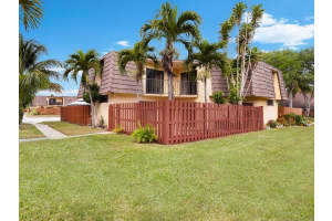 154 Springdale Circle, Palm Springs, FL 33461 Sold 04/25/25