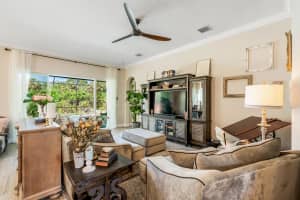 261 11th Square SW, Vero Beach, FL 32962 - MLS#R11070609
