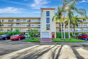 27 Abbey Lane 303, Delray Beach, FL 33446 Sold 06/09/25