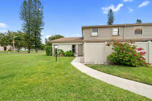 4451 Willow Pond Road B, West Palm Beach, FL 33417 Sold 05/30/25