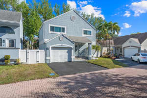381 NW 101st Terrace NW, Pembroke Pines, FL 33026 Sold 07/18/25
