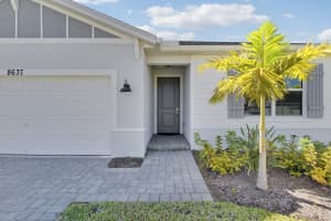 8637 Dahlia Circle, Port Saint Lucie, FL 34986 - MLS#R11070705