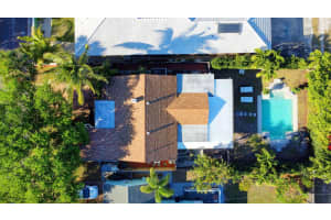 528 N Palmway, Lake Worth Beach, FL 33460 Sold 05/19/25