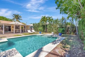 528 N Palmway, Lake Worth Beach, FL 33460 Sold 05/19/25