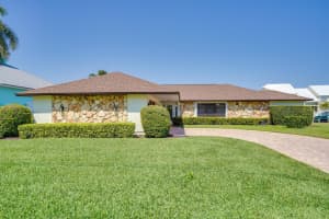 272 Bermuda Beach Drive, Fort Pierce, FL 34949 Sold 05/19/25