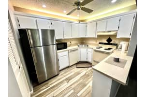 408 Pine Glen Lane C-2 Green Acres, FL 33463 - Off Market