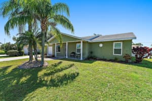 422 SE Lamon Lane, Port Saint Lucie, FL 34983 Sold 06/20/25