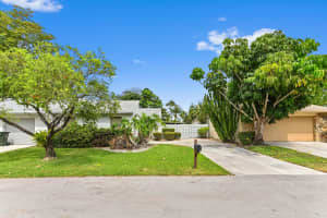 998 NW 26th Avenue, Delray Beach, FL 33445 - MLS#R11071044