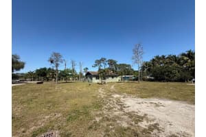 5211 Pine Grove Drive, West Palm Beach